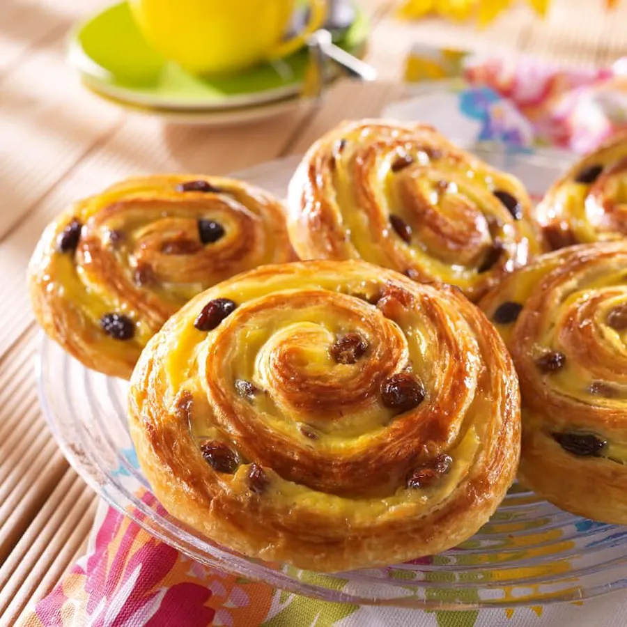 Butter-Rosinen-Schnecke