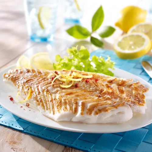 Überbackener Kabeljau mit Kartoffel-Gurken-Radieschen-Salat