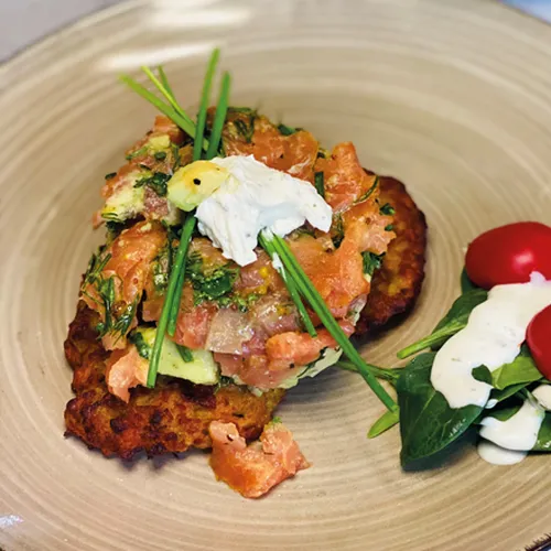 Süßkartoffel Rösti mit Lachs Tatar