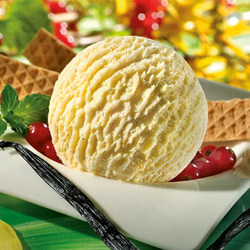 Frittierte Vanille Eiskrem mit Fruchtmousse
